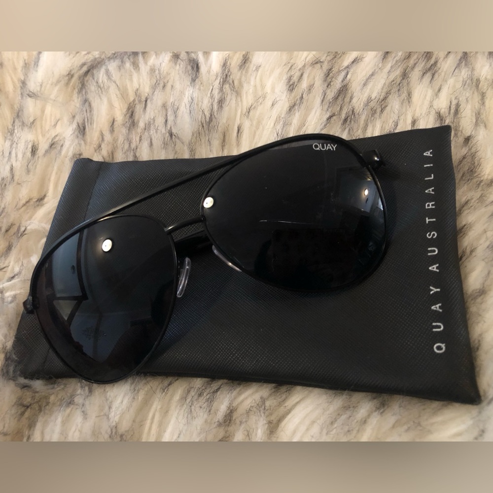 Quay Australia aviator glasses, all black metal.